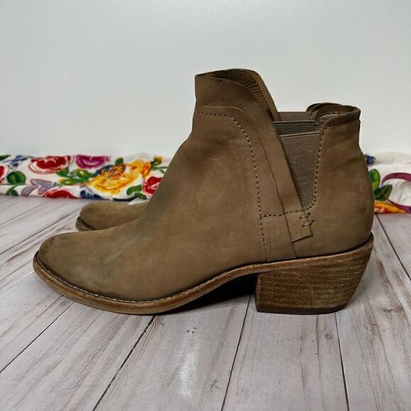 Dolce Vita Light Brown Soft Leather Ankle Boots - Picture 1 of 12